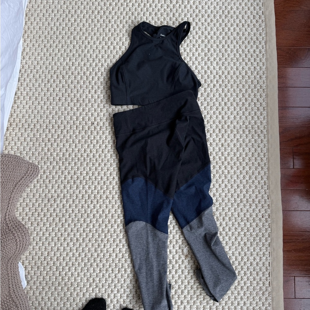 Outdoor Voices Blue Gray Colorblock Activewear Set